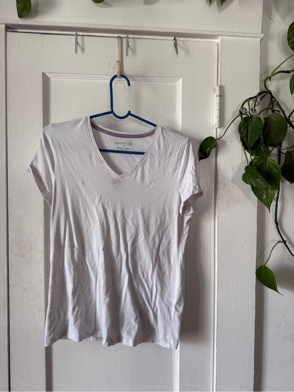 Nautica White V-Neck Short Sleeve Tee size M